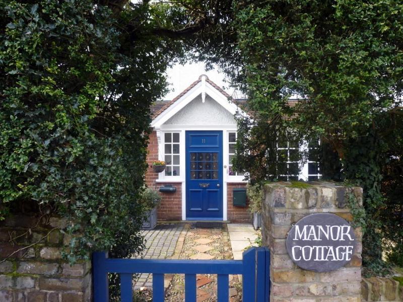 Acomodação com café da manhã  Manor Cottage Bed And Breakfast *